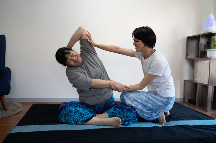 坐位　湧きのストレッチ