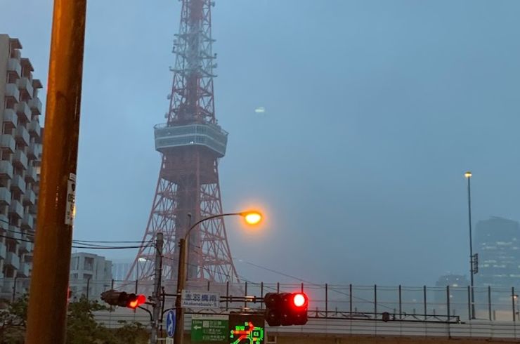 雨の東京タワー