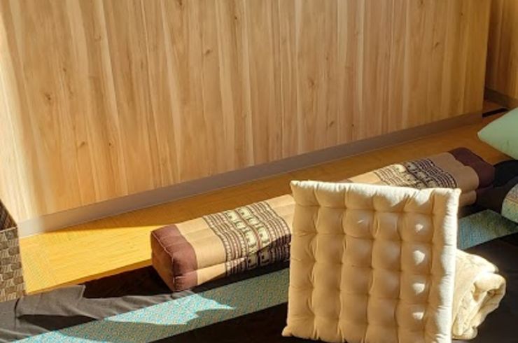 日が当たる内装